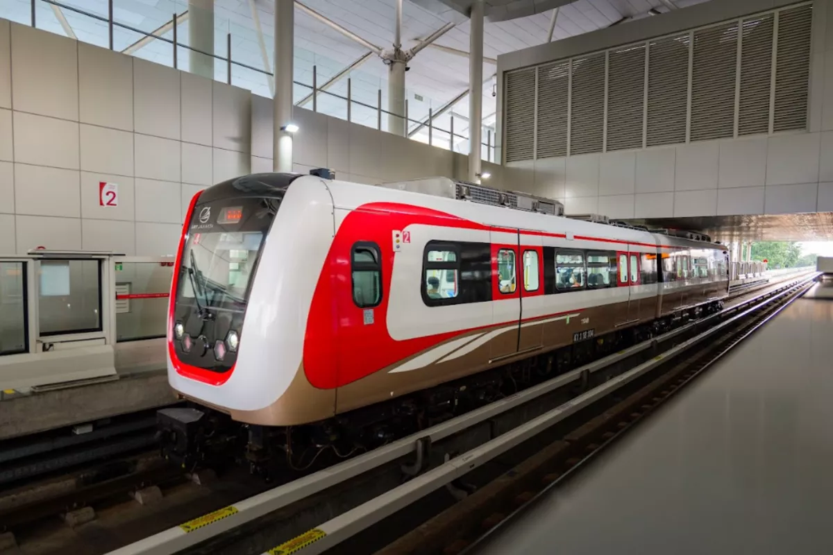 Pemasangan Girder Rampung, Waskita Pastikan LRT Jakarta Fase 1B Siap Diuji