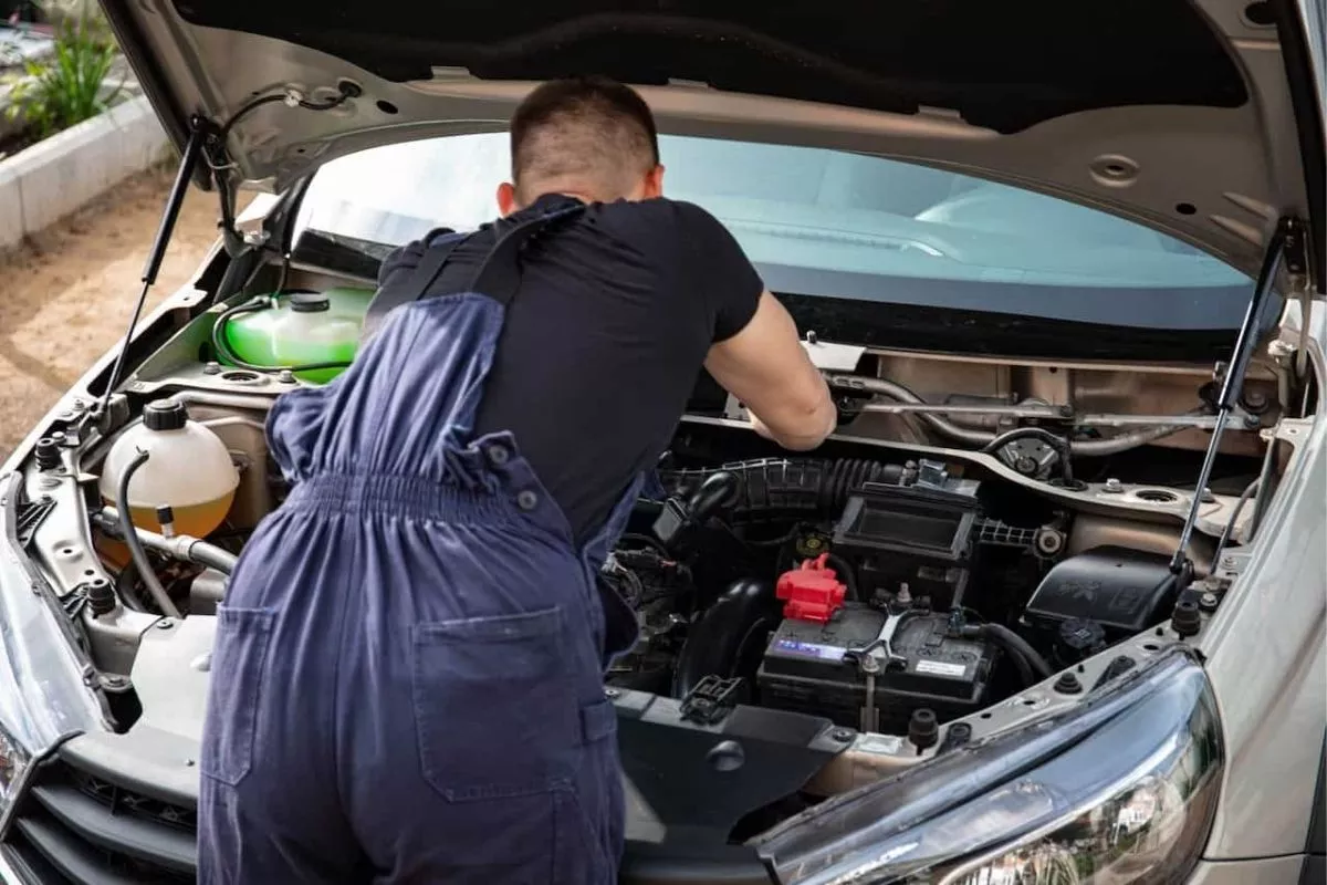 Mobil Tempuh 100.000 Km? Wajib Cek Komponen Vital Ini Agar Tetap Aman