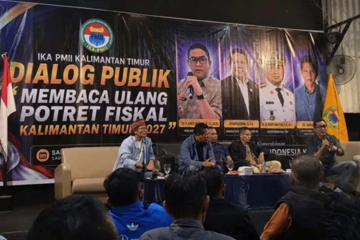 IKA PMII Menggelar Dialog Publik Membaca Potret Fiskal Kaltim Tahun 2027