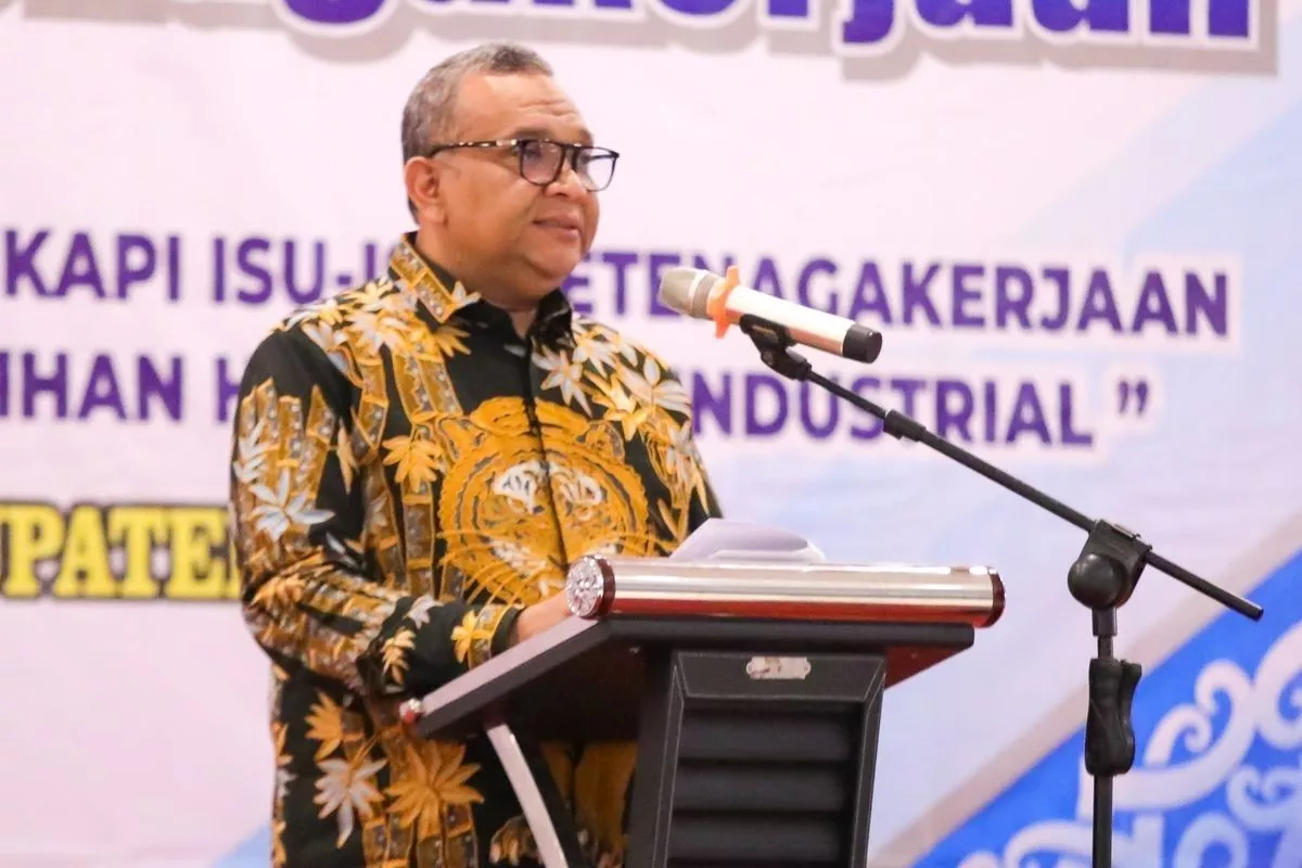Wamenaker Dorong Industri Prioritaskan Pekerja Lokal
