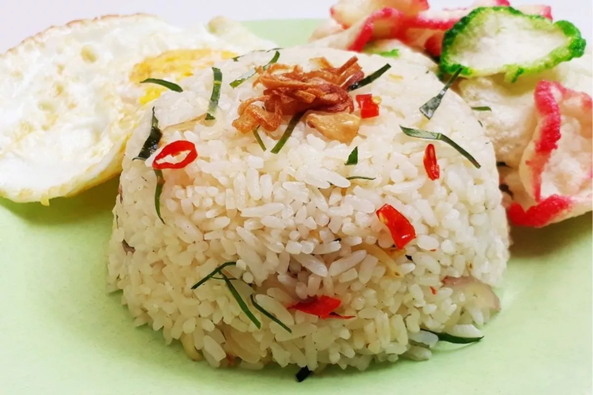 Cara Membuat Nasi Daun Jeruk Pakai Rice Cooker di Rumah