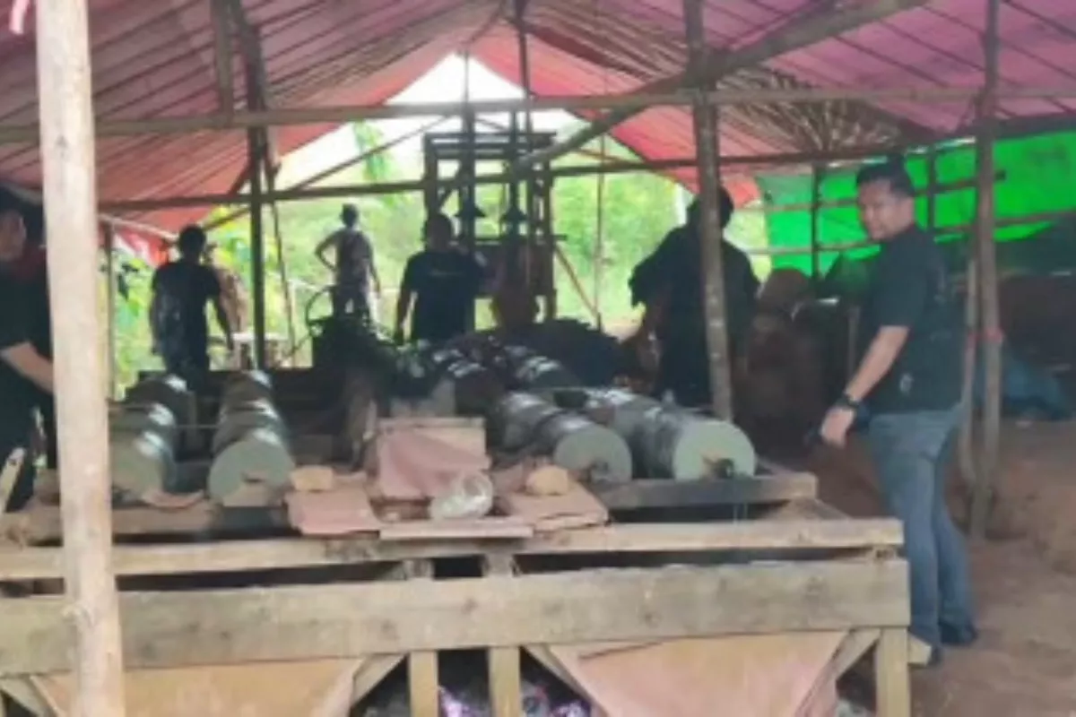 Polisi Temukan Alat Tambang di Lokasi Tambang Emas Ilegal Gowa
