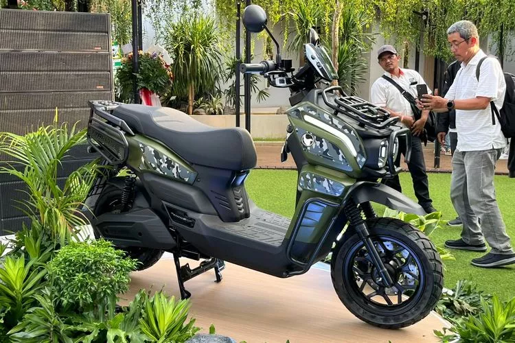 Tirano Motor Listrik Indomobil Diuji Harian: Skutik Adventure Rp25,9 Juta