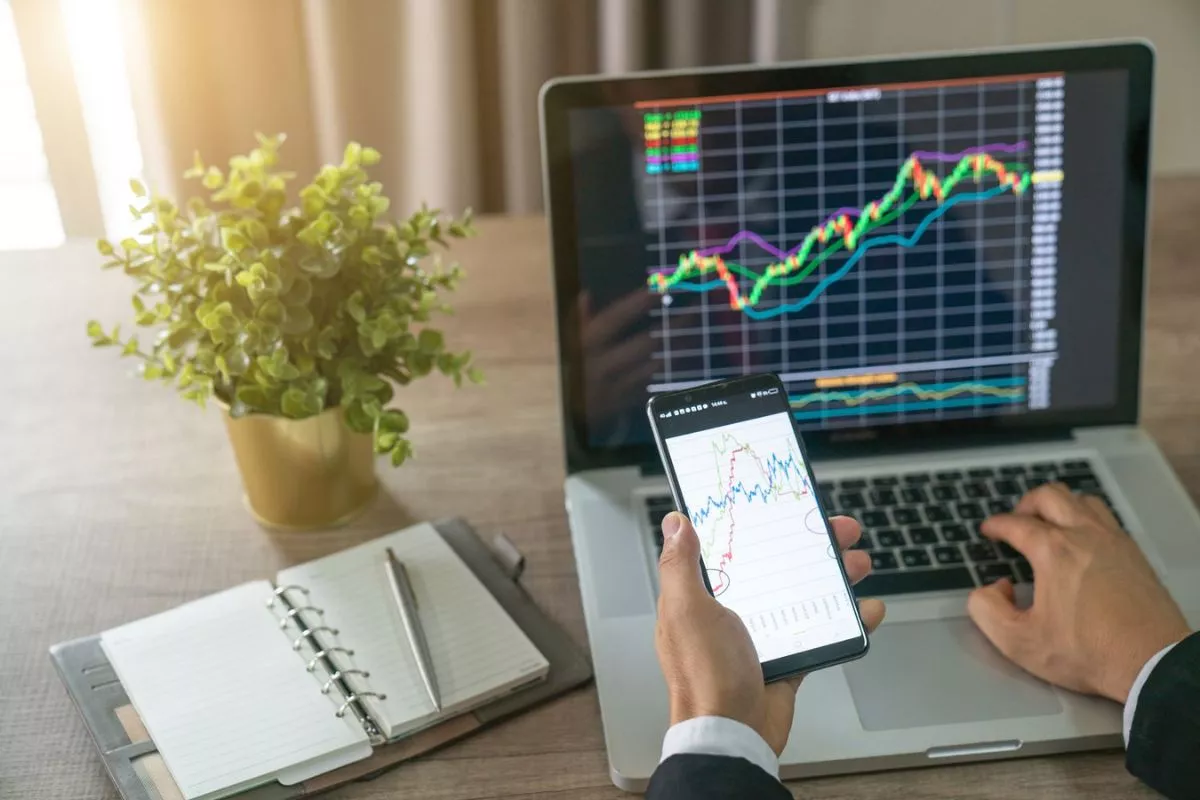Investor Asing Lepas Saham 88,57 Triliun Rupiah, IHSG Masih Tertekan