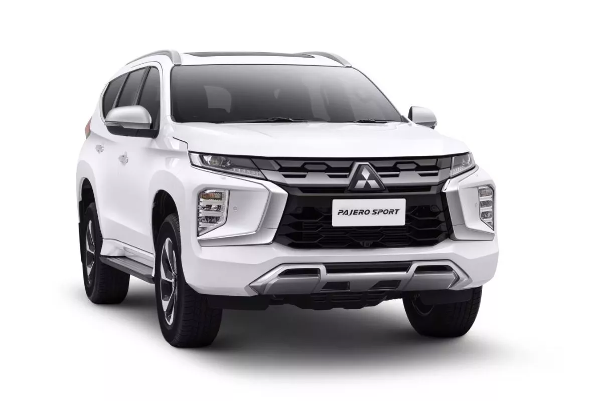 Fitur Off-Road Ikonik Kembali di Mitsubishi Pajero Terbaru