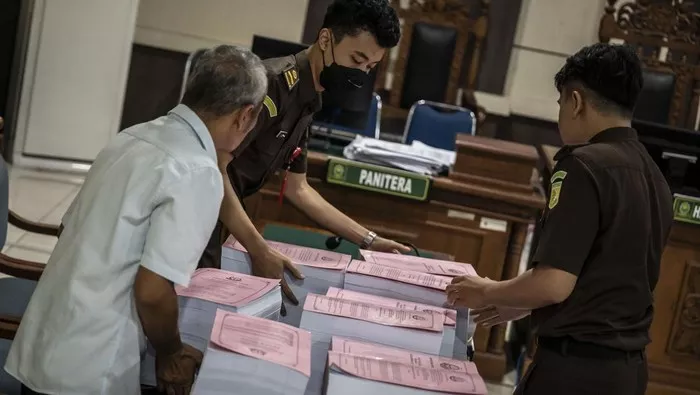Duo Bos Sritex Dituntut 16 Tahun Bui dalam Kasus Korupsi Fasilitas Kredit