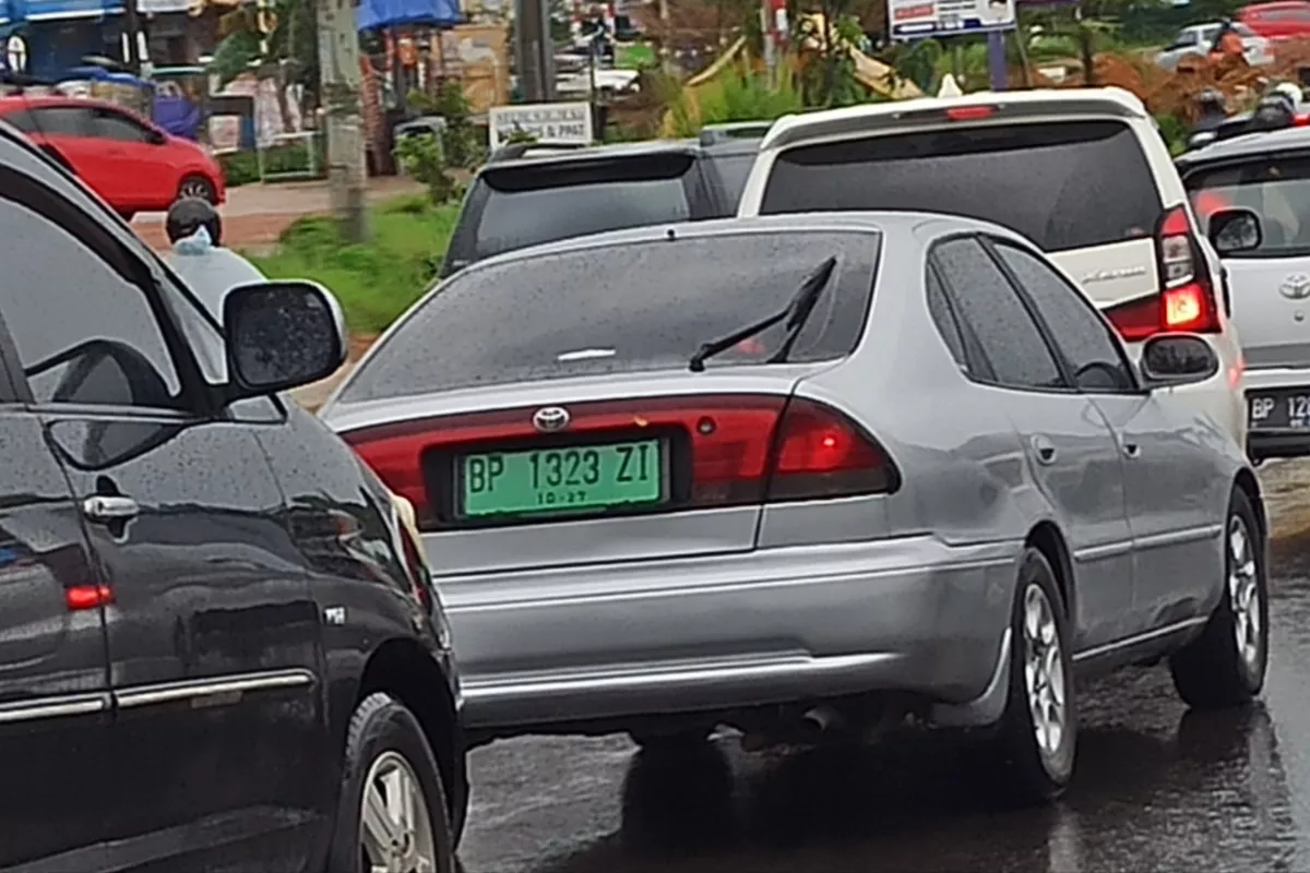 Ketahui Alasan Penggunaan Pelat Nomor Warna Hijau Pada Mobil di Batam