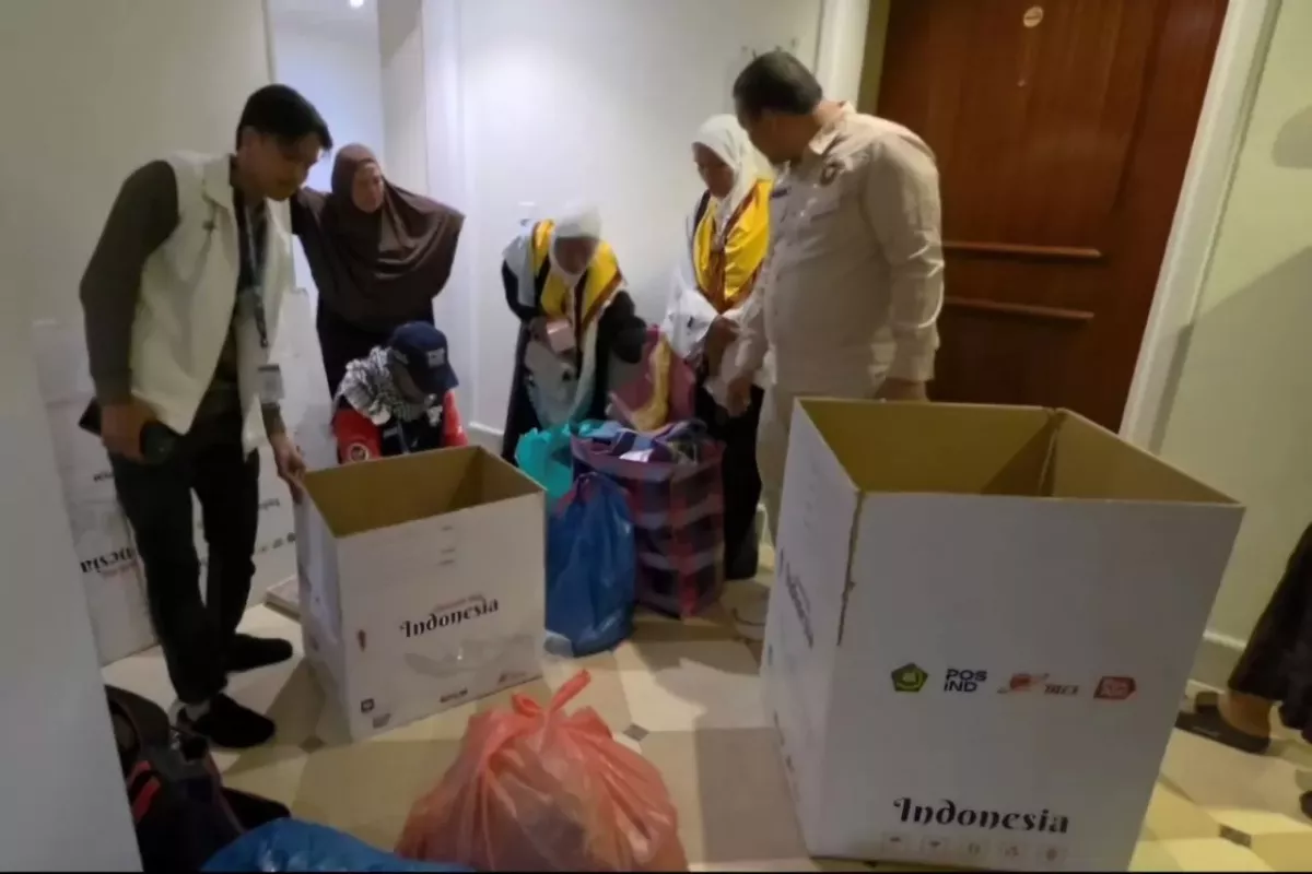 Jemaah Haji Mulai Kirim Oleh-Oleh ke Indonesia Via Kargo Musim 2026