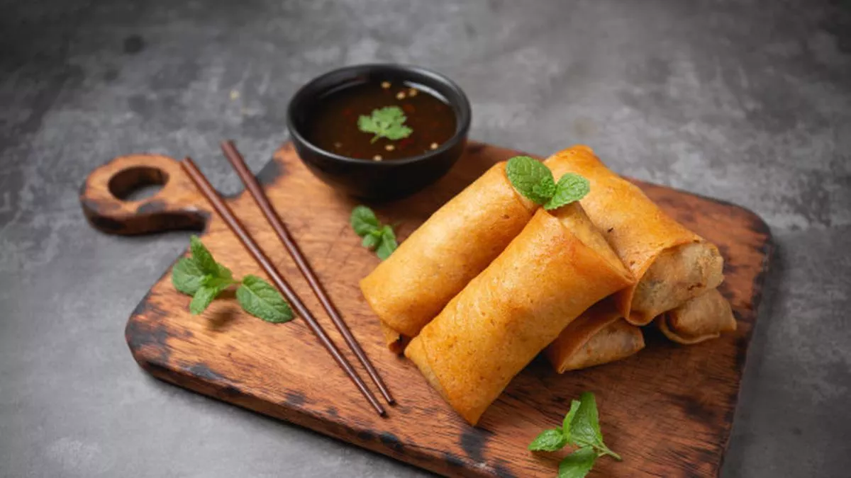 8 Rekomendasi Kuliner Lumpia di Semarang Paling Legend dengan Isian Melimpah