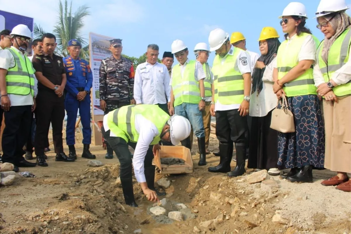 Pemkab Gorontalo Utara Mulai Pembangunan 16 Kampung Nelayan di Tolinggula