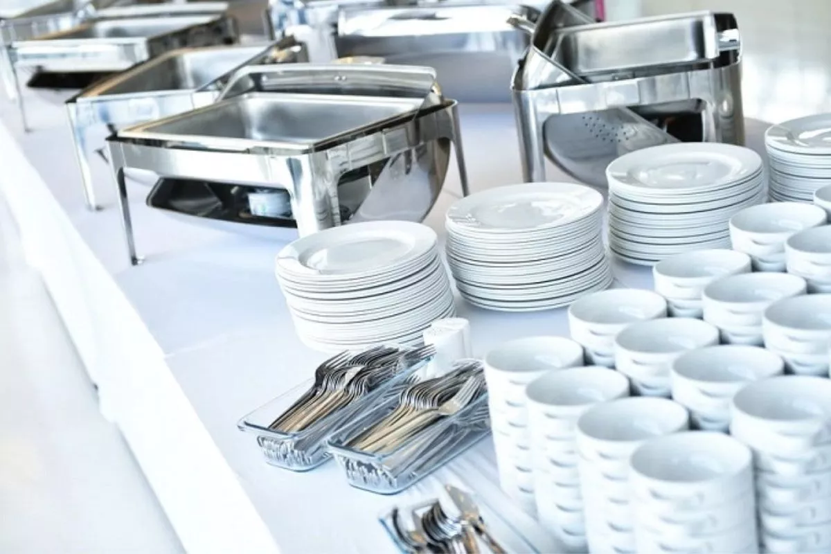 Beli Baru vs Sewa Alat Catering: Mana Pilihan Paling Menguntungkan?