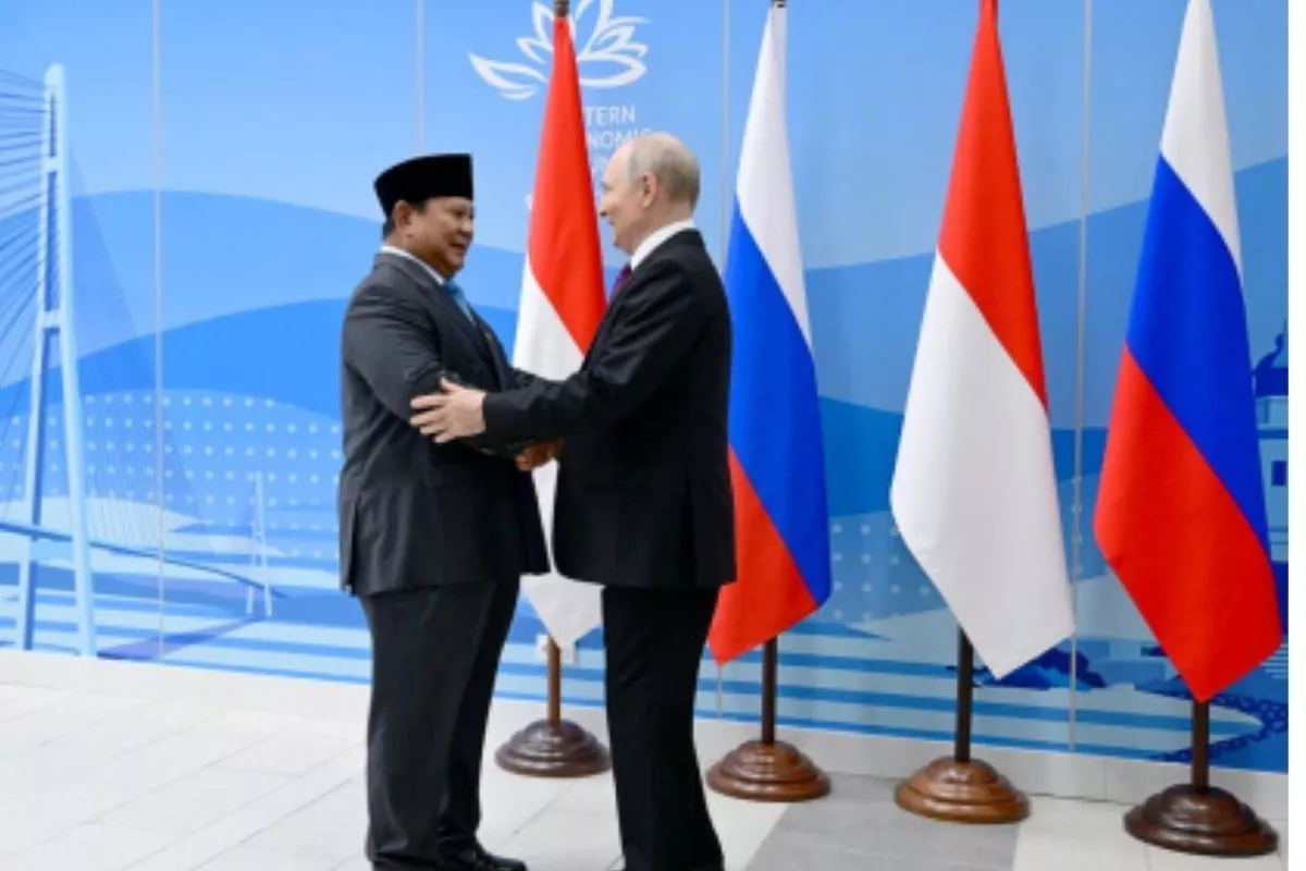 Prabowo Undang Putin ke Indonesia Saat Hadiri Forum Ekonomi Timur