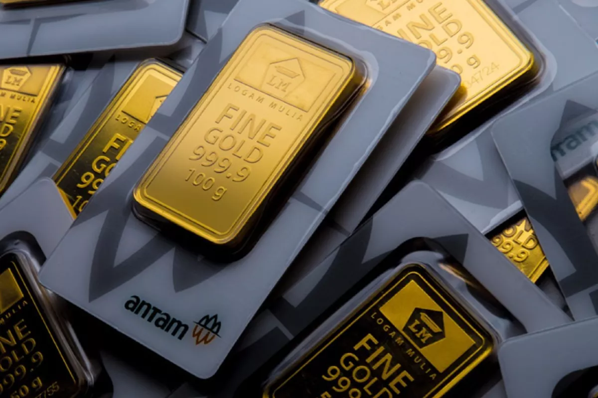 Harga Emas Antam dan Buyback Turun Rp 15.000 per Gram