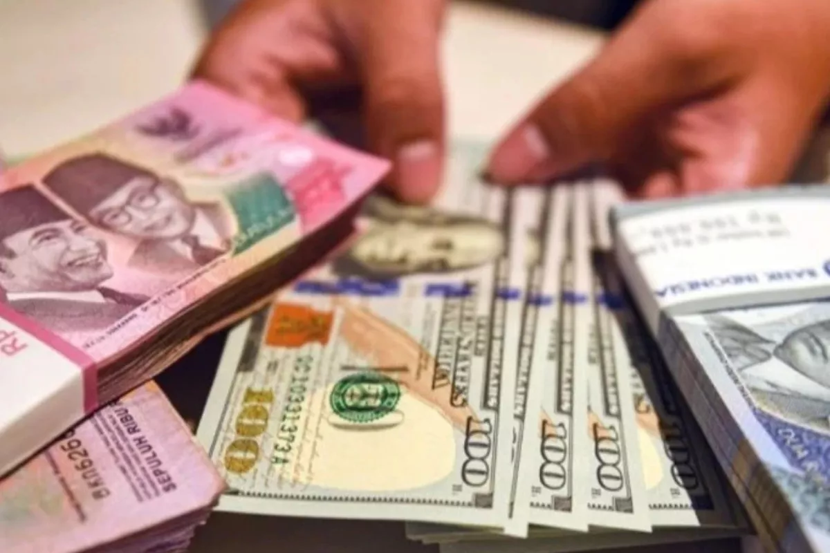Proyeksi Rupiah Hari Ini Bergerak Fluktuatif dan Cenderung Melemah