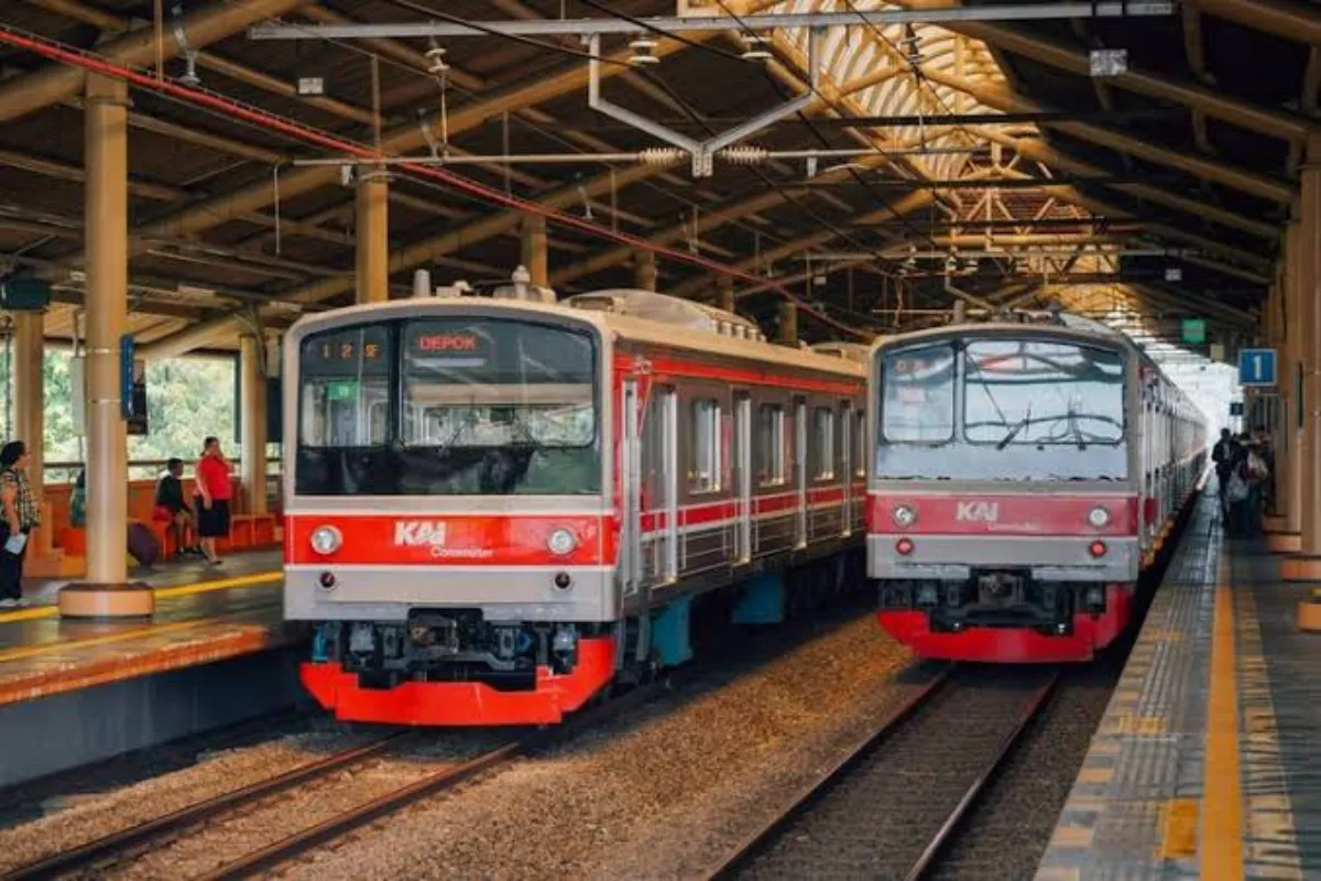 KRL Bogor dan Tangerang Terganggu Bersamaan, Ini Penyebabnya