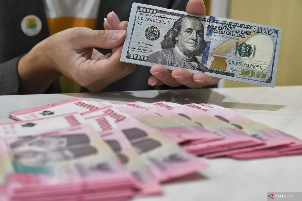 Rupiah Melemah ke Rp17.121 per Dolar AS, Pasar Tetap Waspada