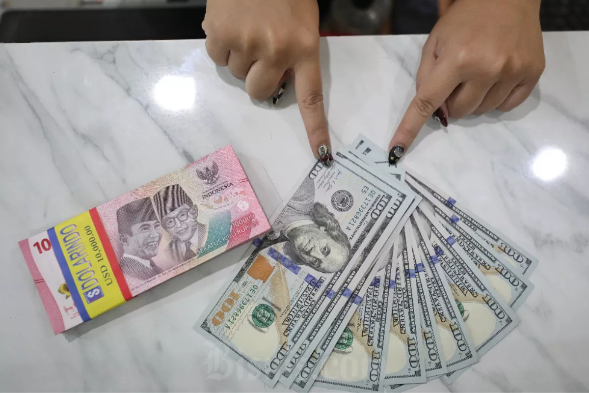 Rupiah Tembus Rp17.614 per Dolar AS dan Cetak Rekor Terendah Sejarah