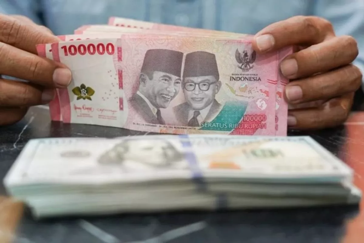Kondisi Geopolitik Memanas Rupiah Terperosok Mencapai Rp17.547 Dolar AS