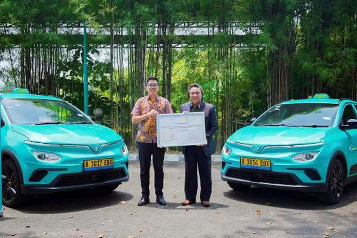 TAXI Jajaki Kerja Sama Baru dengan Taksi Listrik Vietnam Green SM