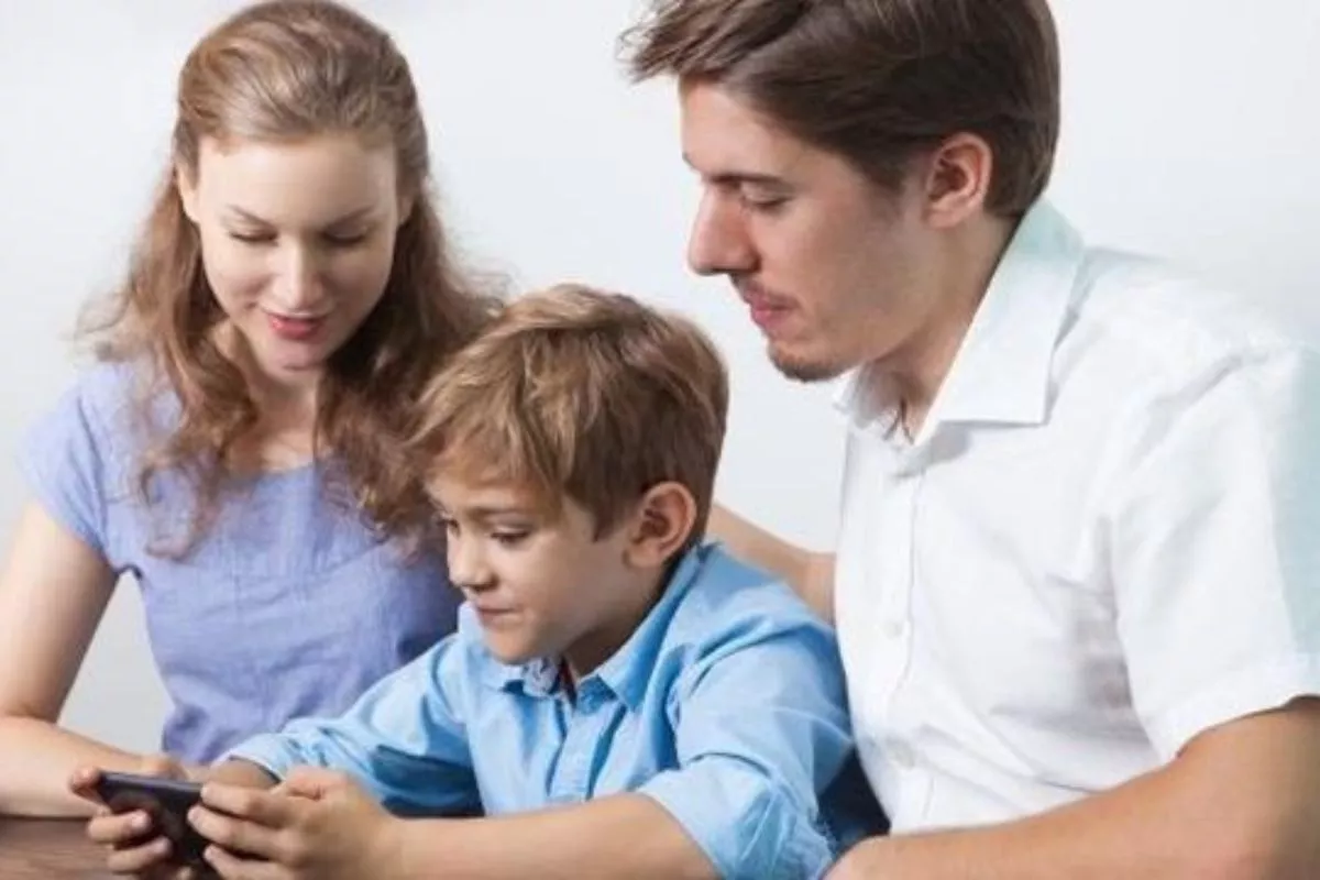 Jangan Asal Lakukan Self-Diagnose pada Anak Lewat Medsos