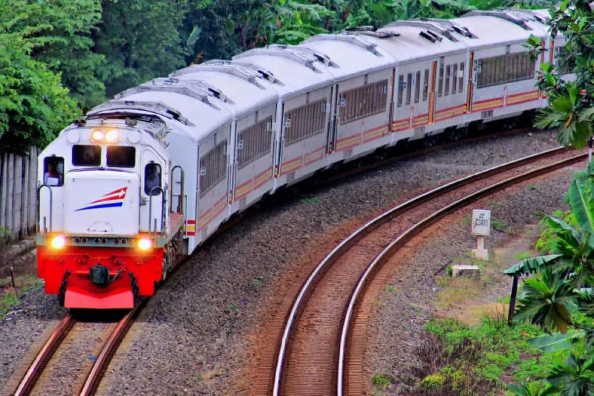 Kemenko IPK Sebut Danantara Terlibat Proyek Kereta Api di Luar Jawa