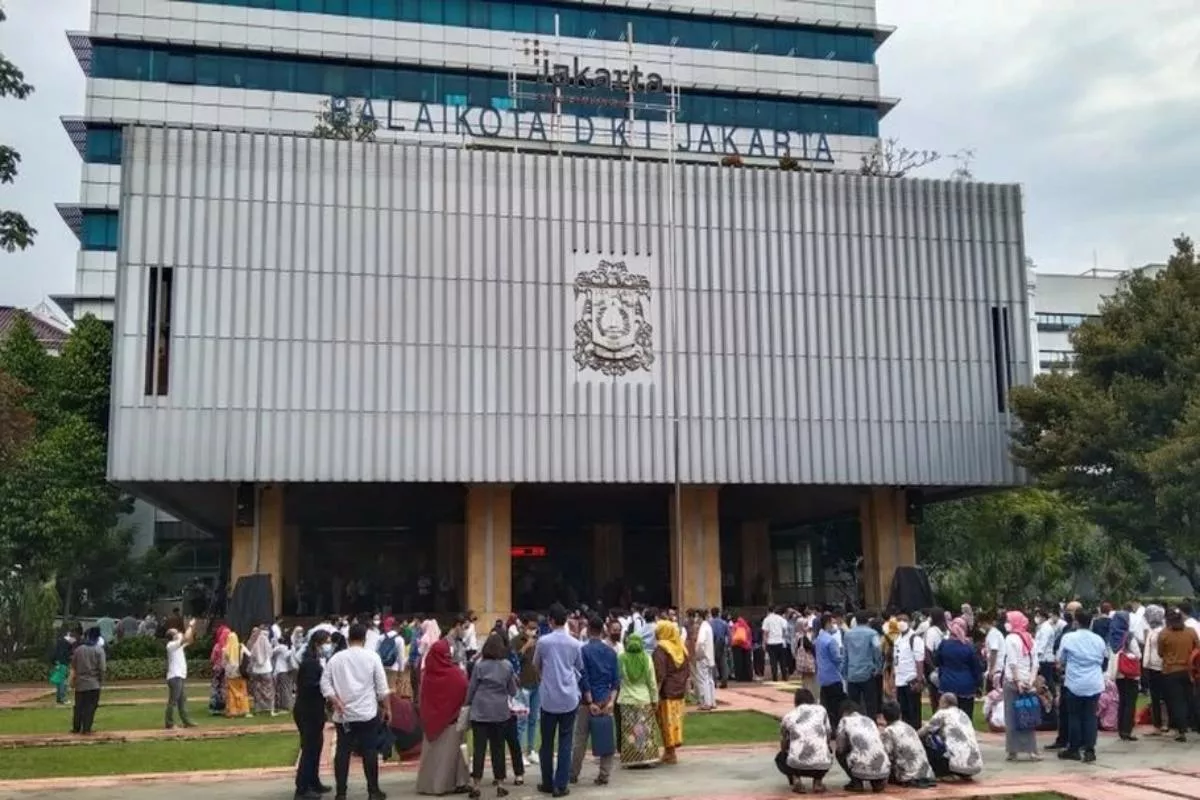 Pemprov DKI Jakarta Prioritaskan Penataan 445 RW Kumuh Bantaran Rel