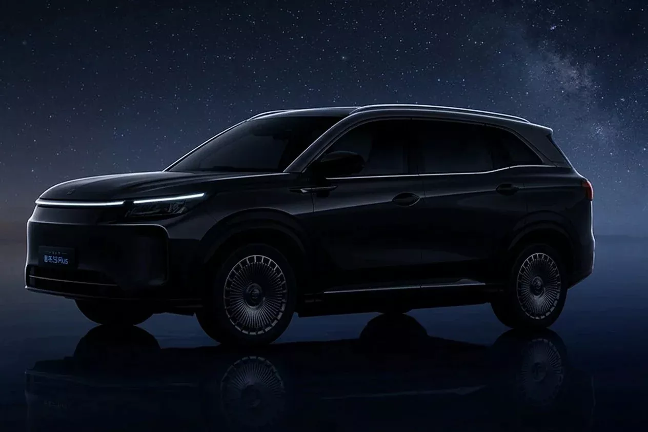 DFSK Hadirkan E5Plus PHEV Mobil Keluarga Pintar nan Irit BBM