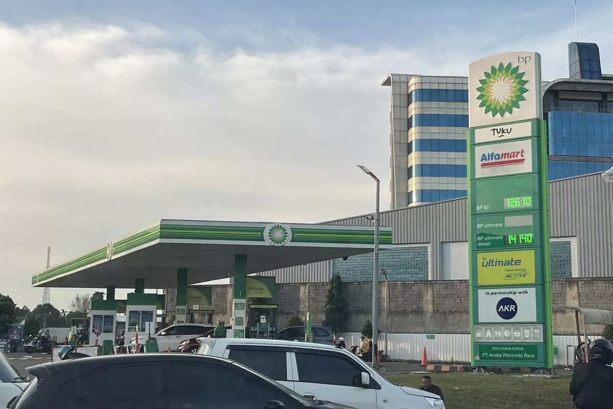 Jajaran Direksi dan Komisaris AKRA Borong Saham untuk Investasi