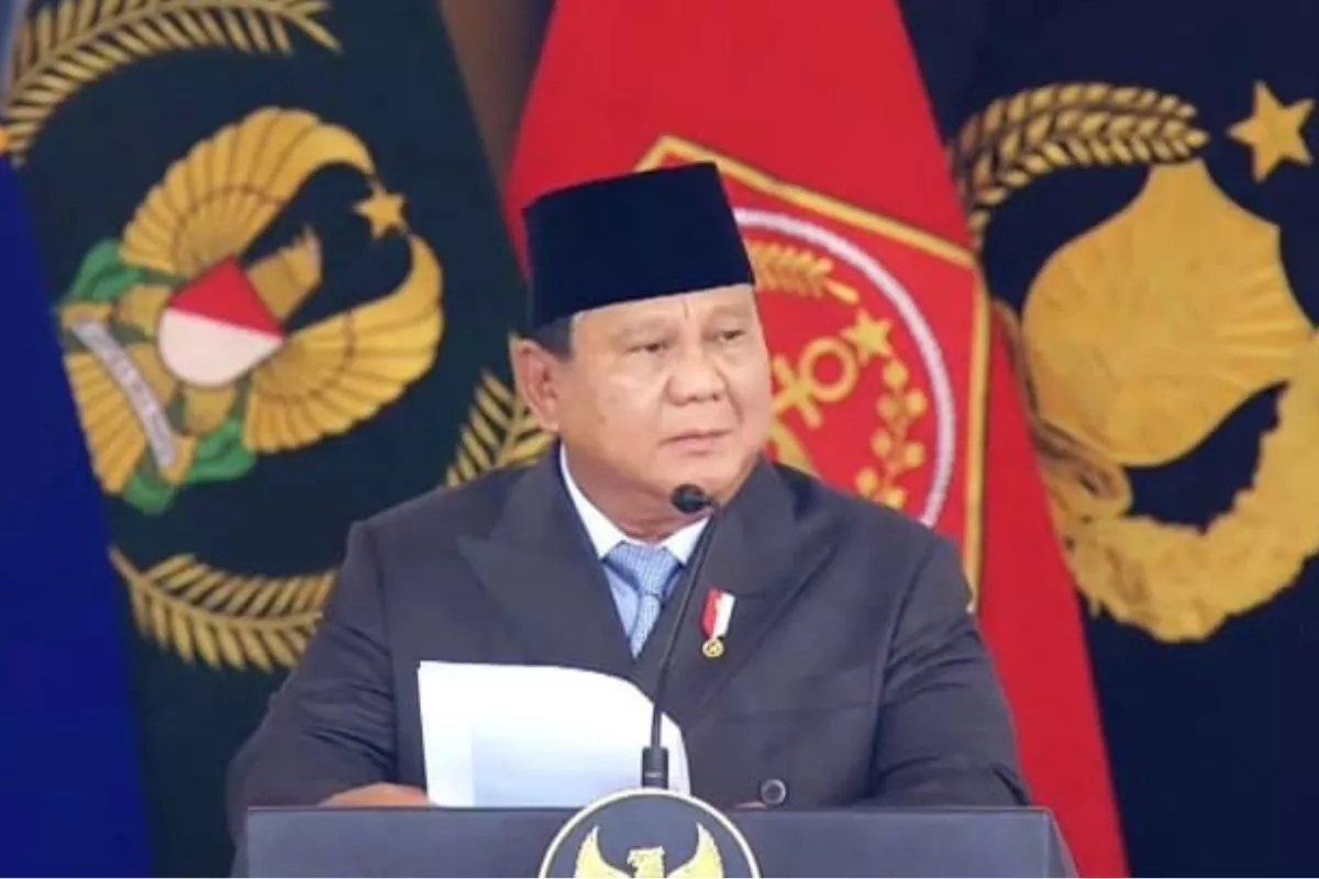 Sultan B. Najamudin Serahkan Bantuan BSPS di Bengkulu