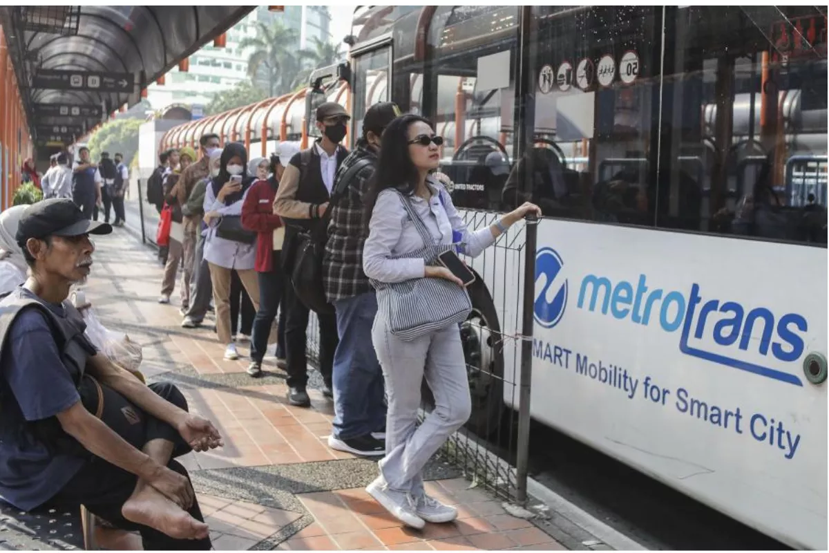 Transportasi Publik Jakarta Jadi Penopang Hidup Berbagai Warga