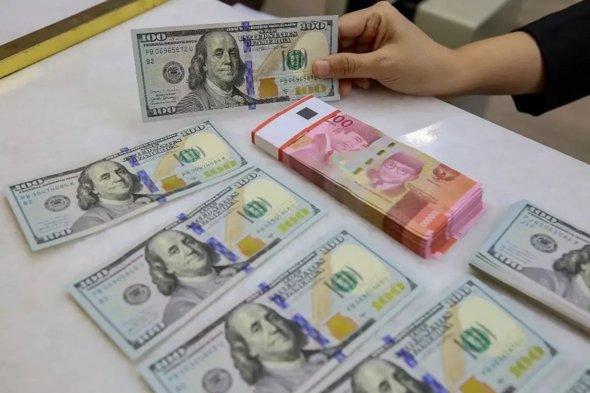 Rupiah Menguat ke 17.230 per Dolar AS Berkat Lonjakan Investasi Asing