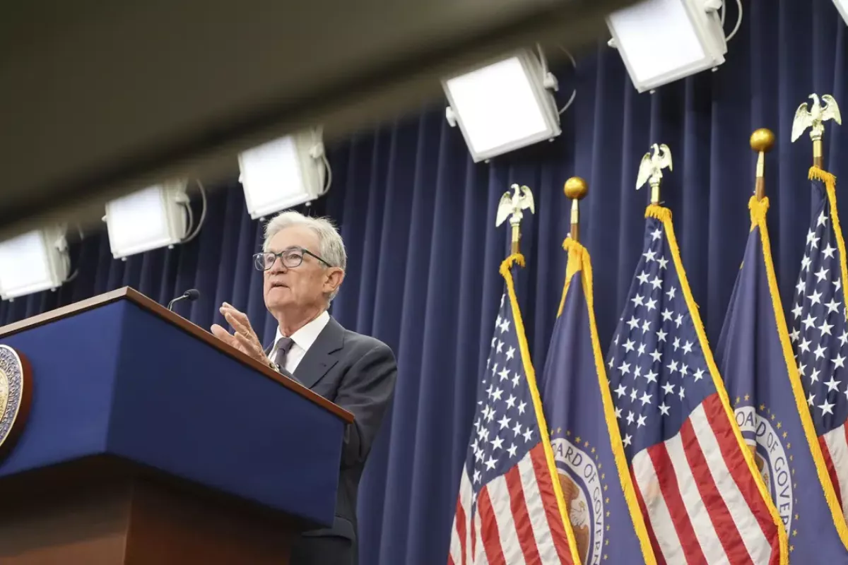 Harga Emas Terkikis Menjelang Pengumuman Rapat Suku Bunga The Fed AS