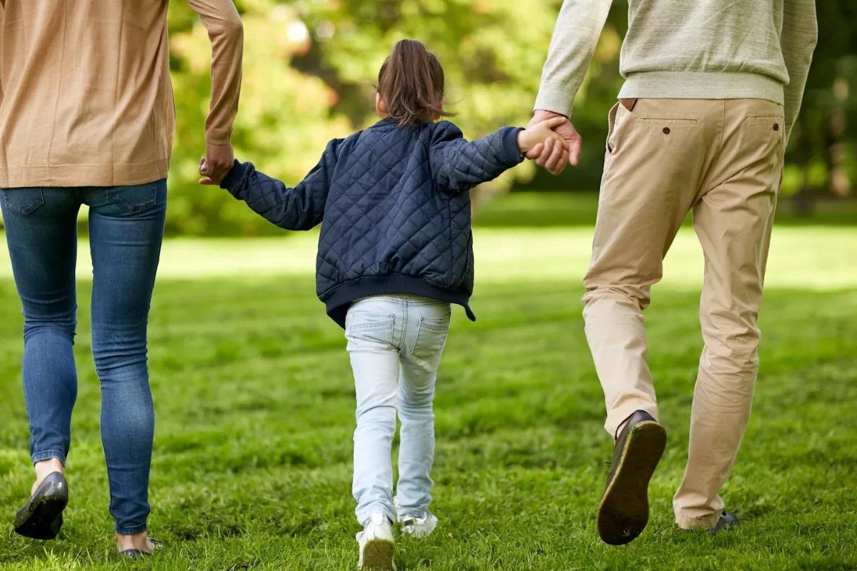 Waspadai 5 Kesalahan Pola Asuh yang Bikin Anak Penakut