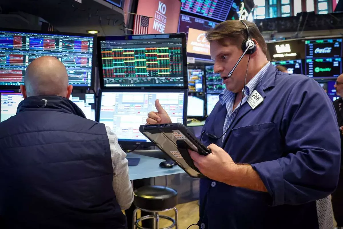 Wall Street Variatif, Nasdaq Tertekan Kekhawatiran Belanja AI