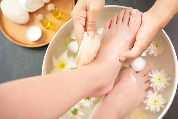 Cara Mudah Merawat Kaki Kasar Agar Tetap Halus dan Lembap