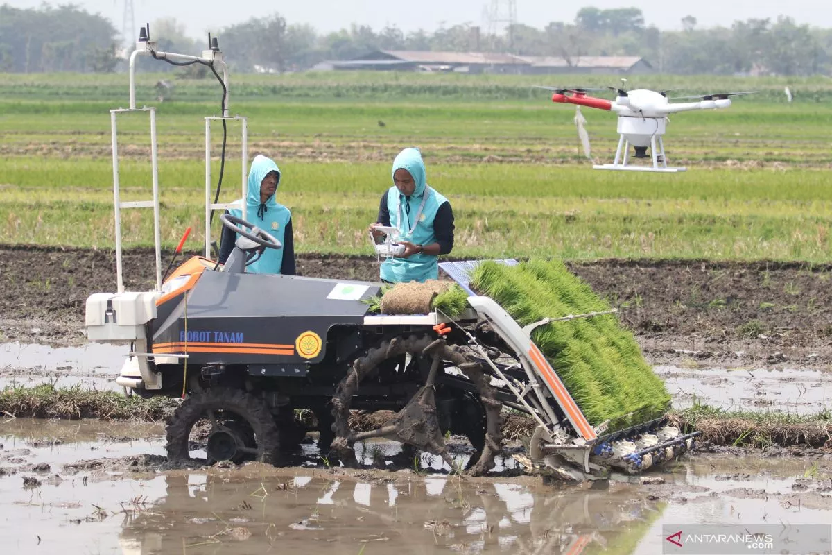 Inovasi Teknologi Pertanian Masa Depan Garapan Petani Milenial