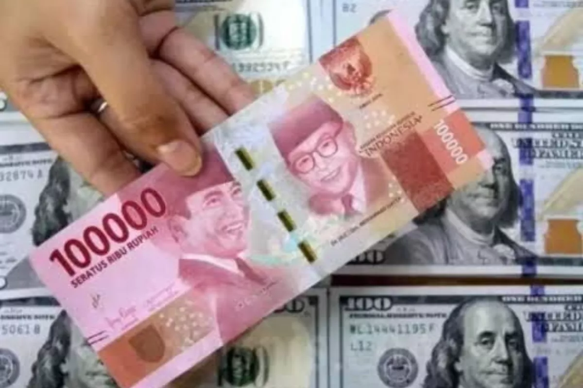 Rupiah Ditutup Melemah ke Rp18.027 per Dolar AS Tertekan Greenback