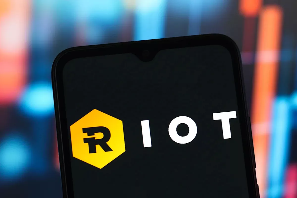 Riot Platforms Melonjak 24 persen Usai Kontrak AI dengan Anthropic