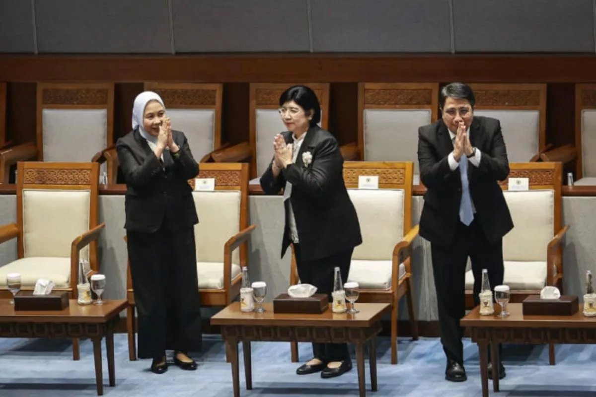 Rapat Paripurna DPR Setujui Destry, Aida, dan Solikin Pimpin BI