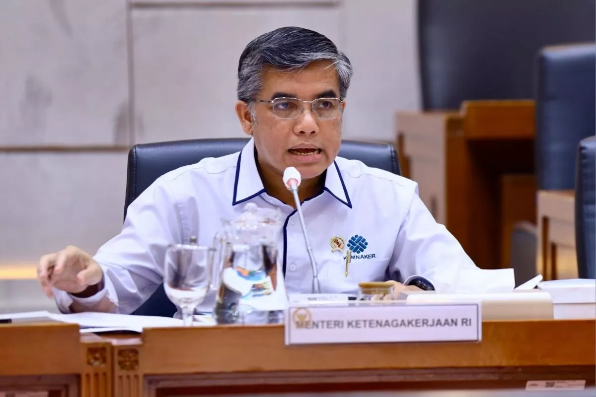Cegah PHK, Menaker Yassierli Pantau Sektor Industri Lewat Dasbor