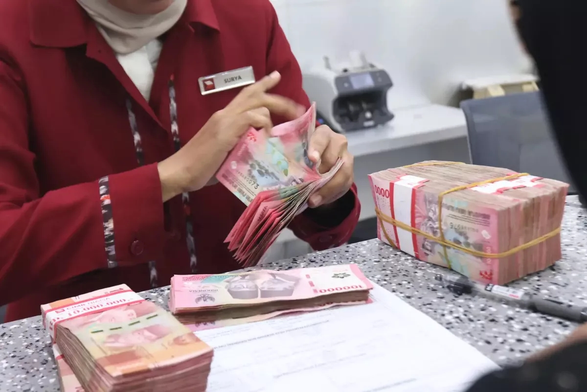 Anak Presiden Turun Gunung Selamatkan Rupiah, Ajak Warga Buang Dolar