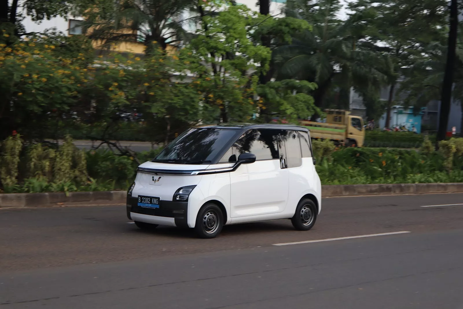 Kemendagri Siapkan Aturan Teknis Pembebasan Pajak Kendaraan Listrik