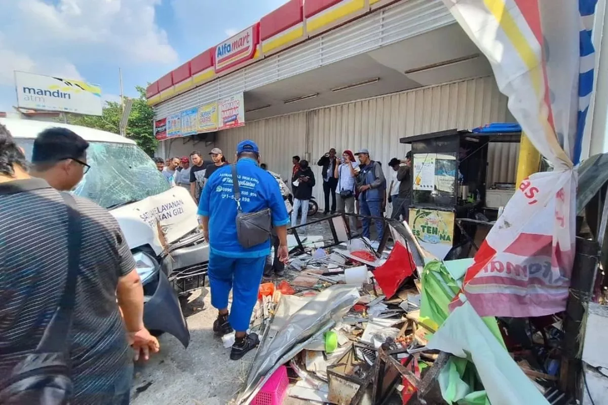 Mobil SPPG Tabrak Gerobak Pedagang di Bekasi, Korban Meninggal Dunia