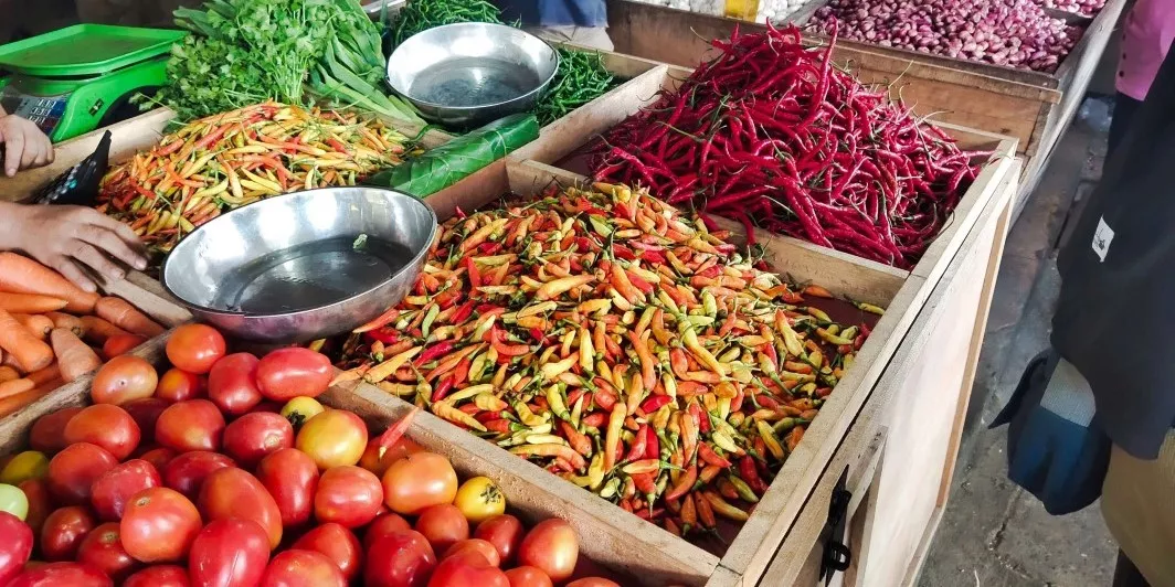 Harga Sembako Jatim 13 April 2026 Cabai Elpiji Naik Daging Turun