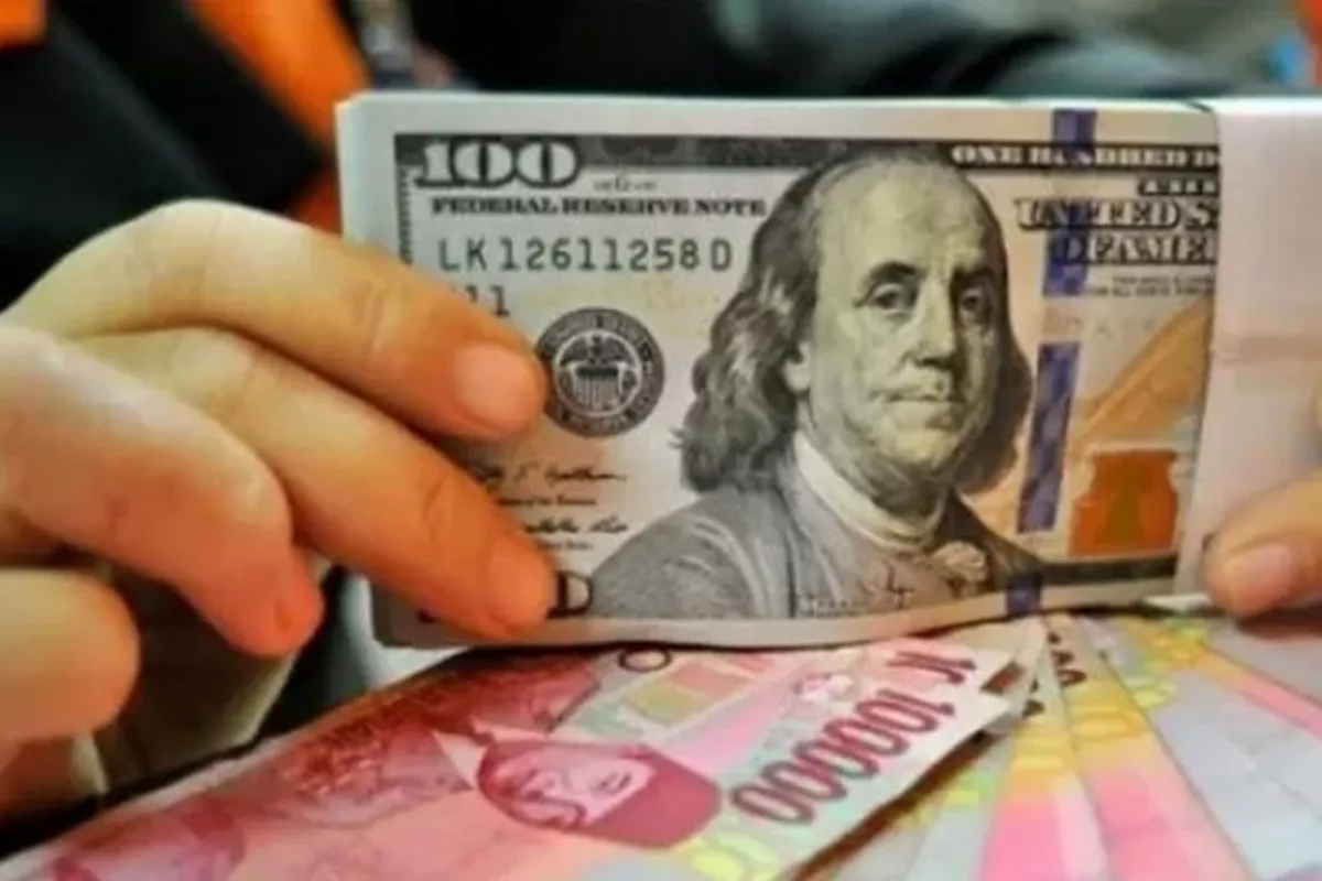 Rupiah Berpotensi Melemah hingga Rp17.800 per Dolar AS pada Senin Ini
