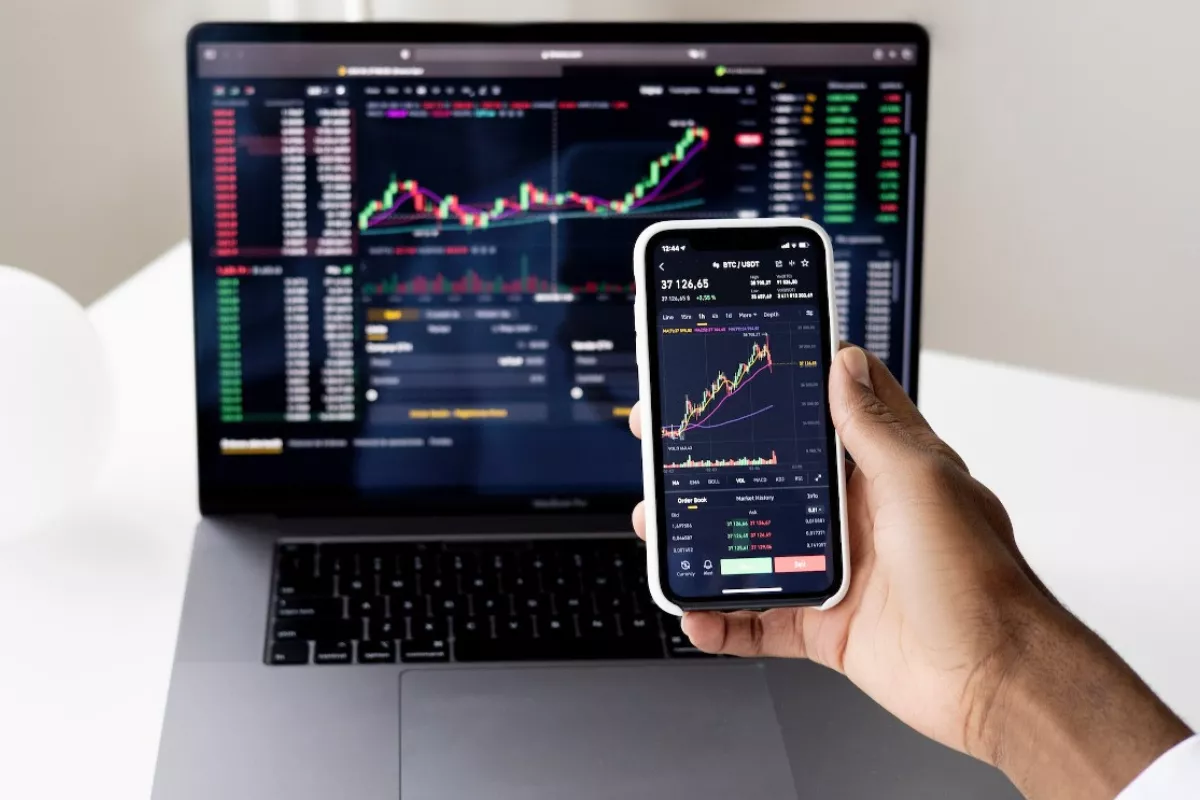 Analisis Teknikal Saham CTRA ASII dan BBRI untuk Perdagangan Hari Ini