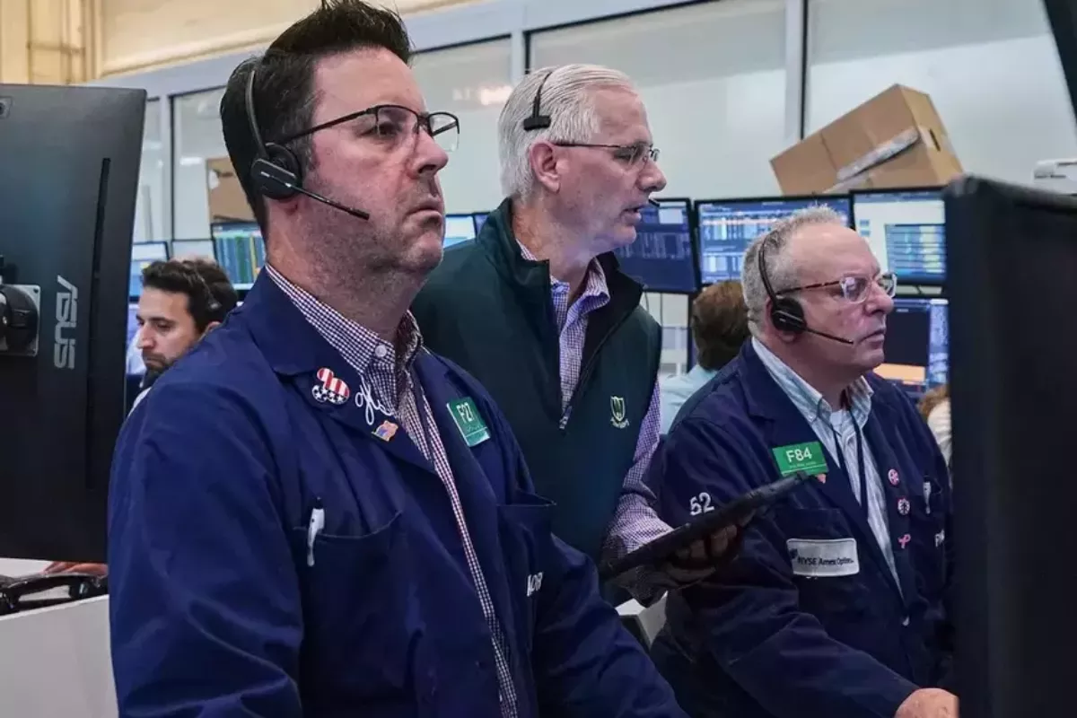 Dow Jones Cetak Rekor Baru Saat Saham Teknologi Wall Street Tertekan
