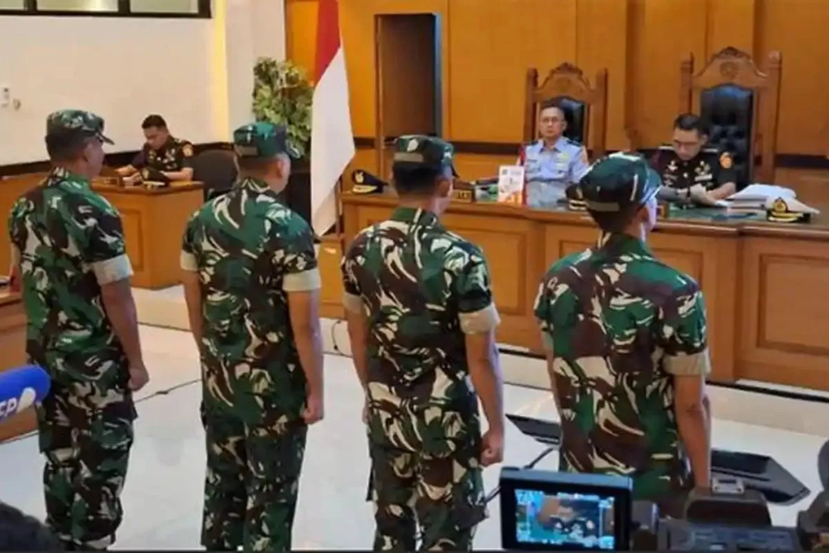 Empat Personel TNI Divonis 1,5-3 Tahun Penjara Terkait Kasus Air Keras