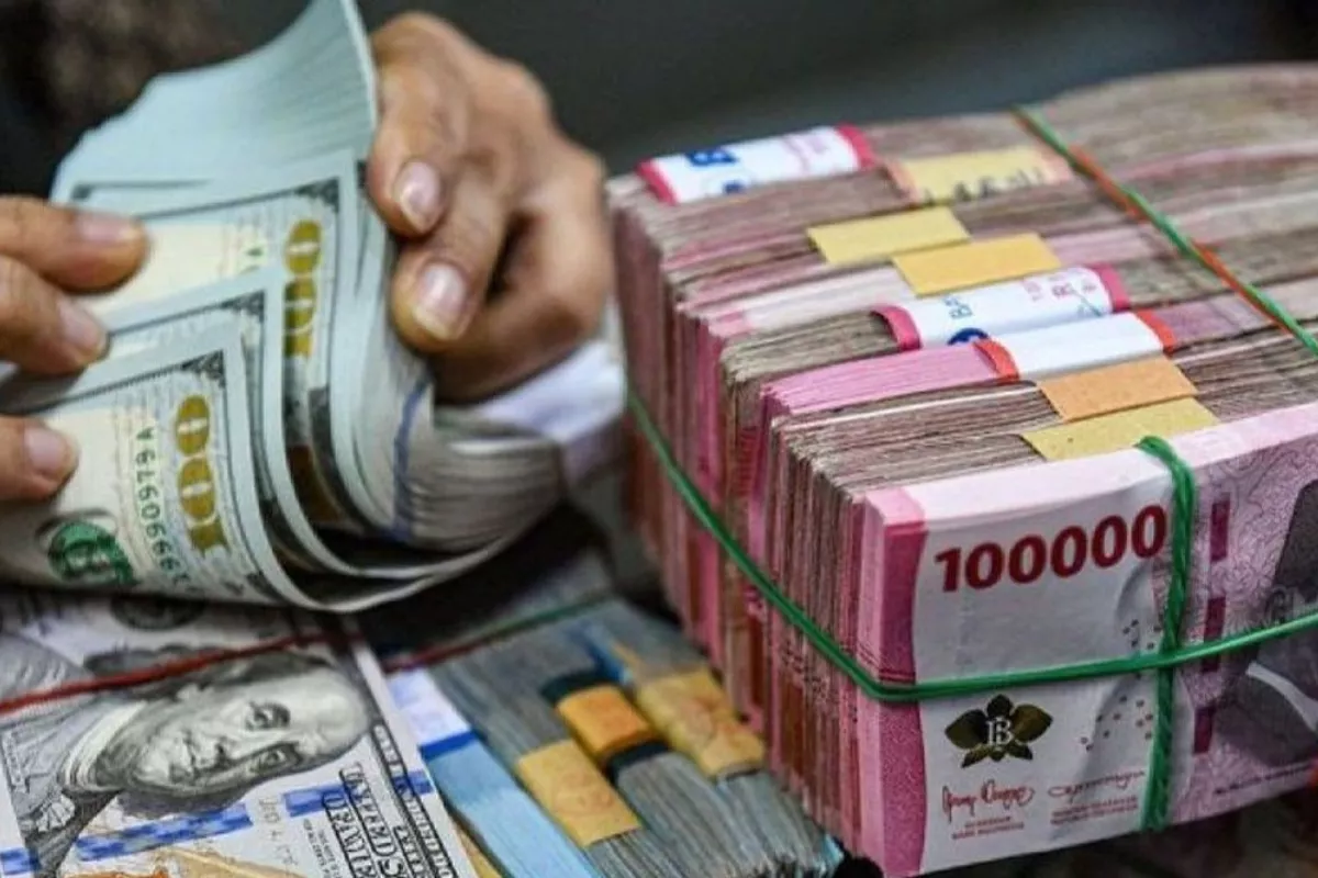  Rupiah Dibuka Melemah Pagi Ini Dolar Amerika Serikat Dekati Rp18.000