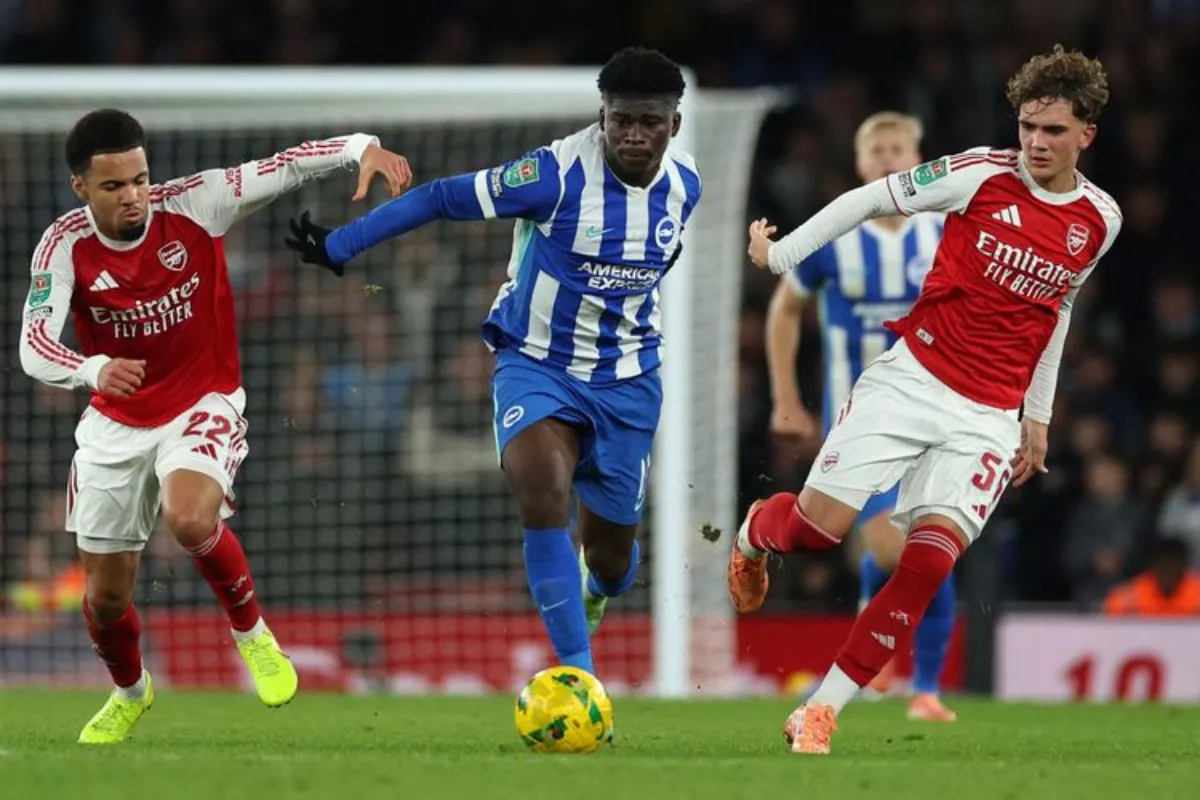 Gelandang Incaran Man United Mengerucut ke Manu Kone dan Baleba